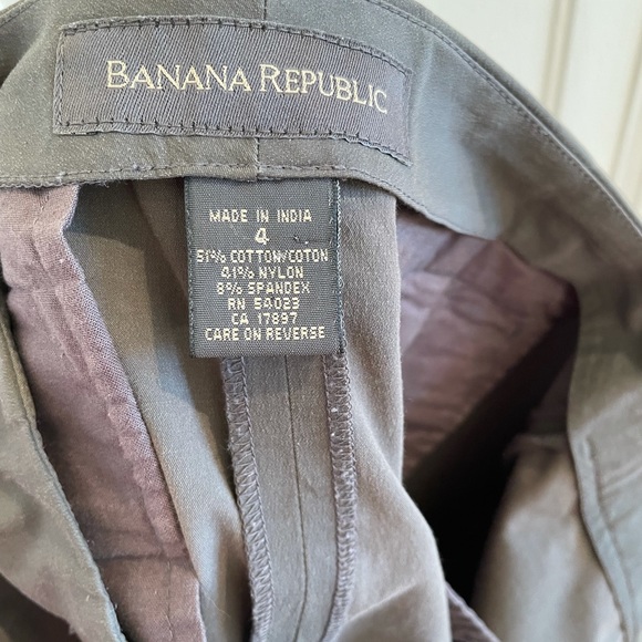 Banana Repulic mini skirt - Picture 2 of 5